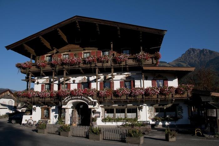 Kaiserhotel Neuwirt 오베른도르프 인 티롤 외부 사진